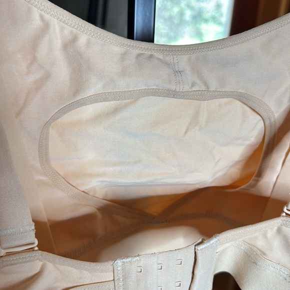 NWT Momcozy Hands Free Pumping Bra Nude Size XL - Picture 16 of 16